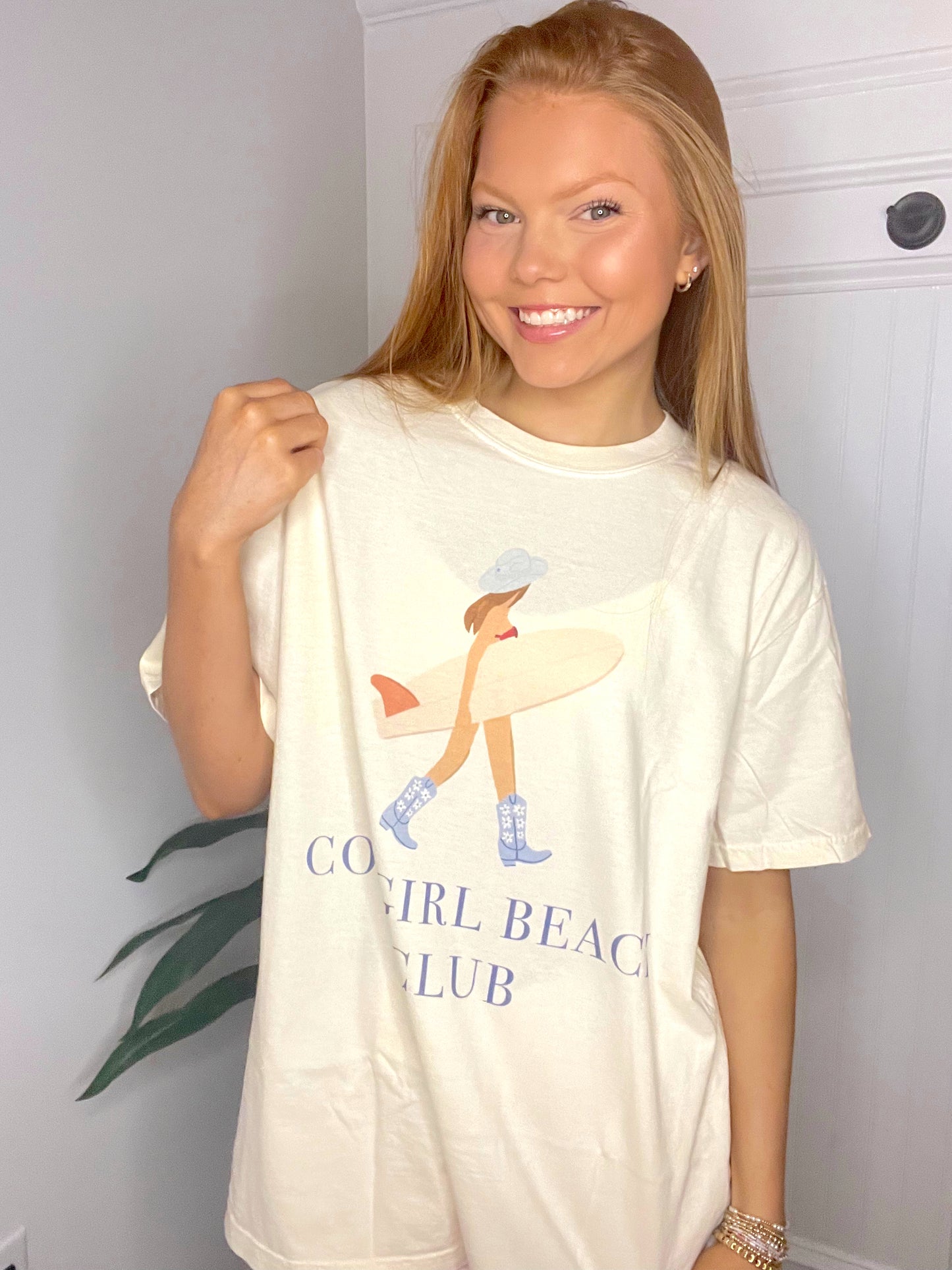 Cowgirl Beach club- T-Shirt