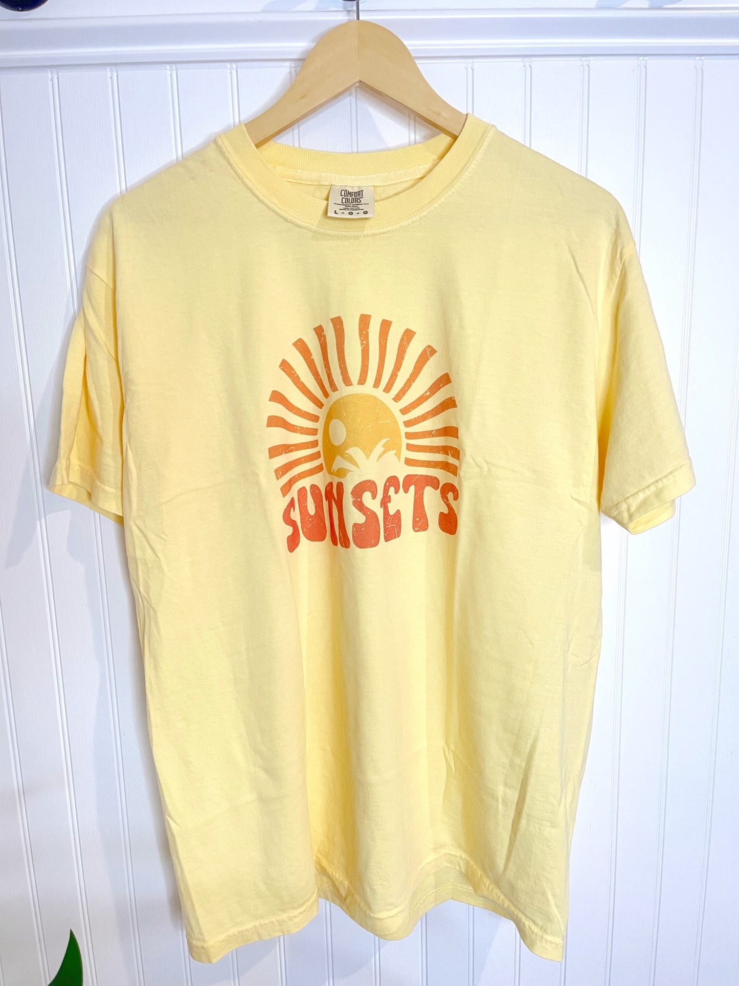 Chasing Sunsets - T-shirt