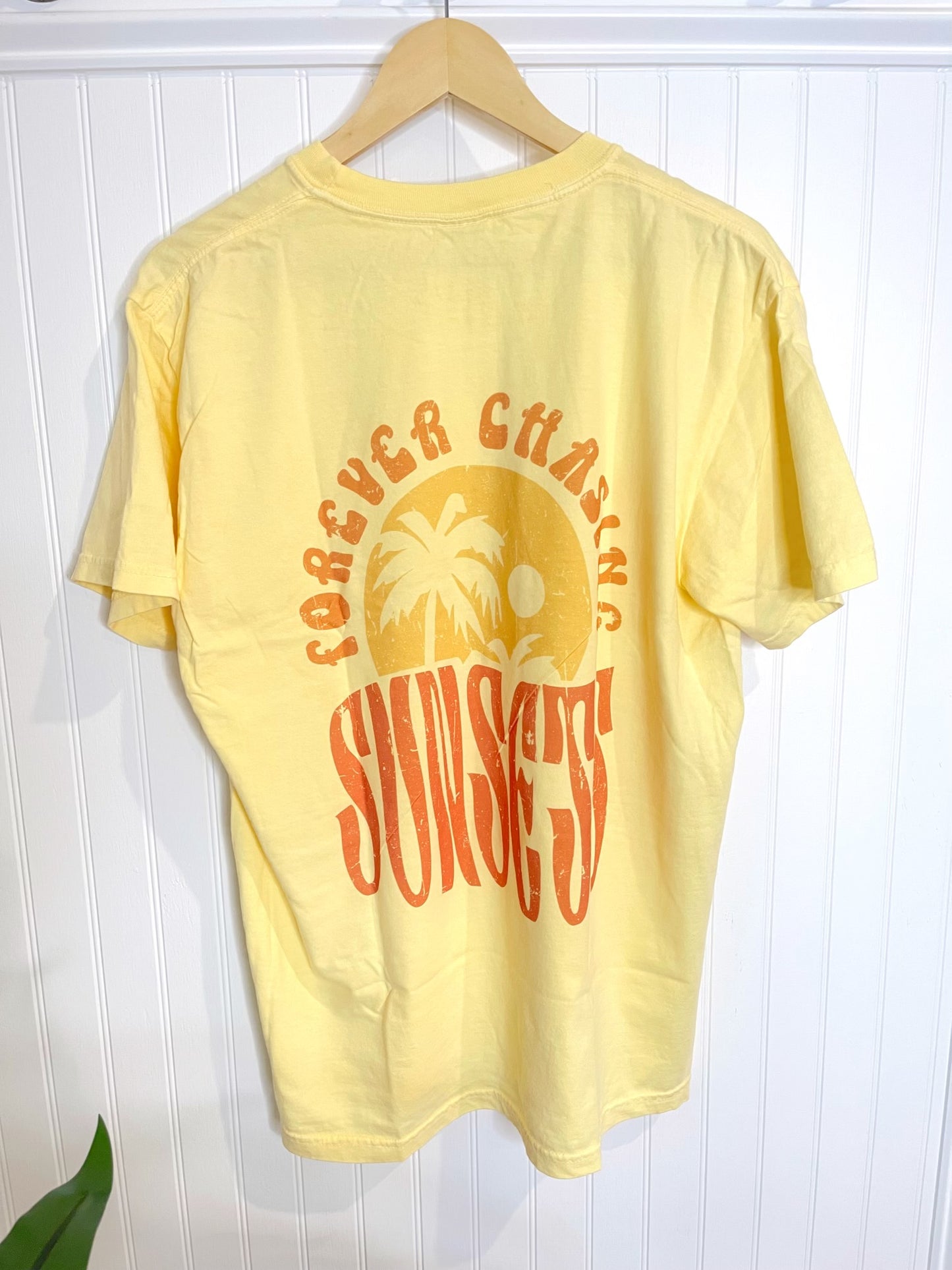 Chasing Sunsets - T-shirt